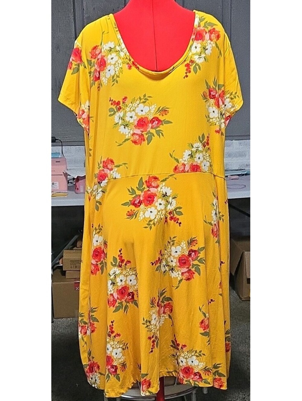 Bobbie Brooks Yellow Floral A-Line Knee Dress 2X V-Neck Short Sleeve
